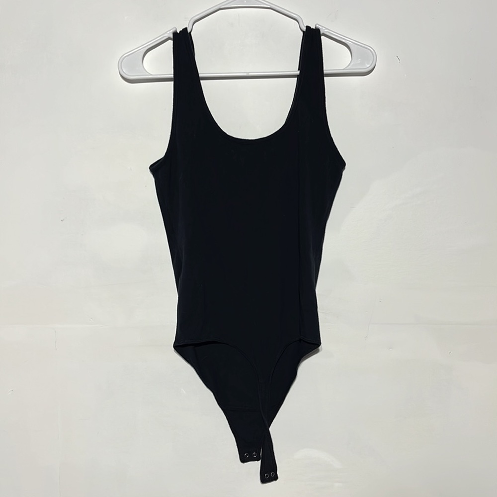 Abercrombie & Fitch Black Scoop Neck Thong Bodysuit Size Medium - Picture 8 of 10
